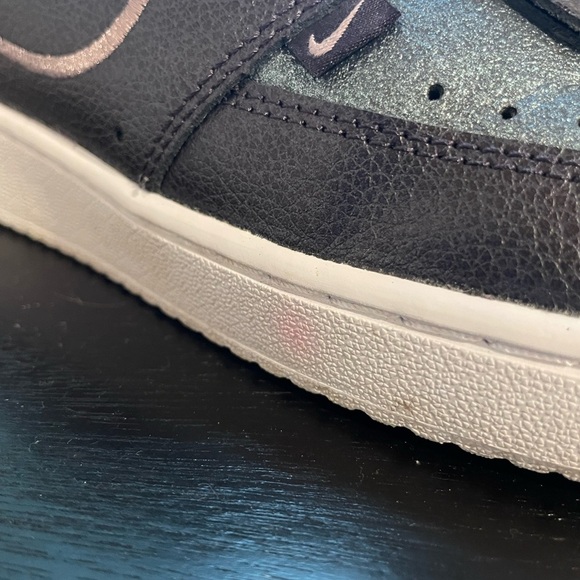 Nike Women's Vision Lows Size 11 Sneakers - Picture 8 of 10